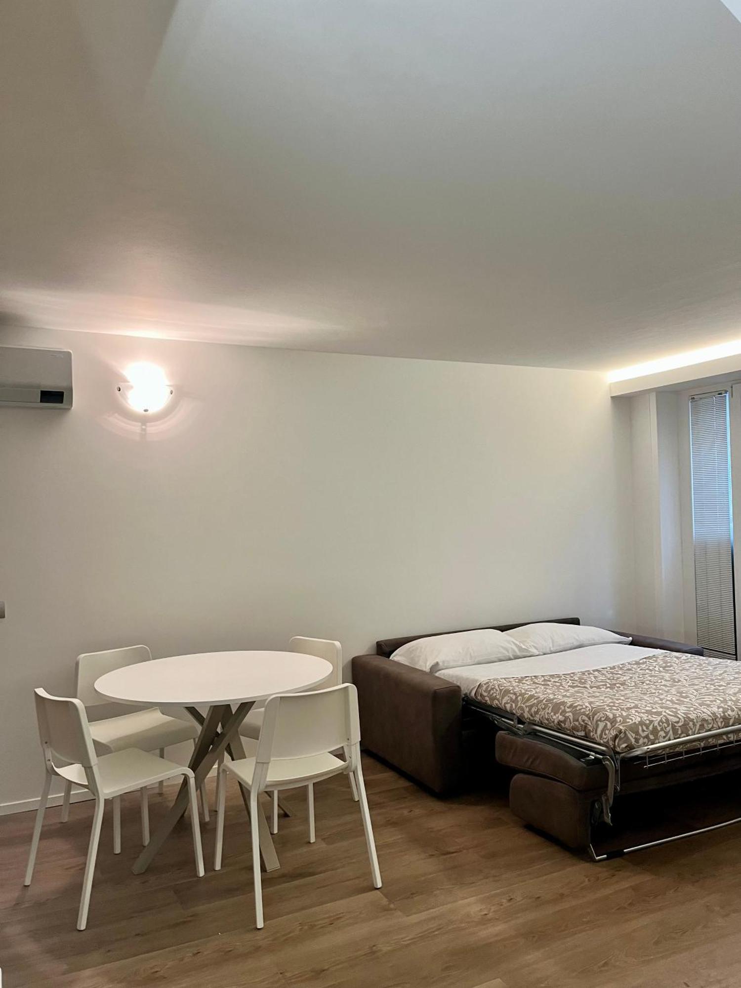 Central Side Apartment มิลาน ภายนอก รูปภาพ