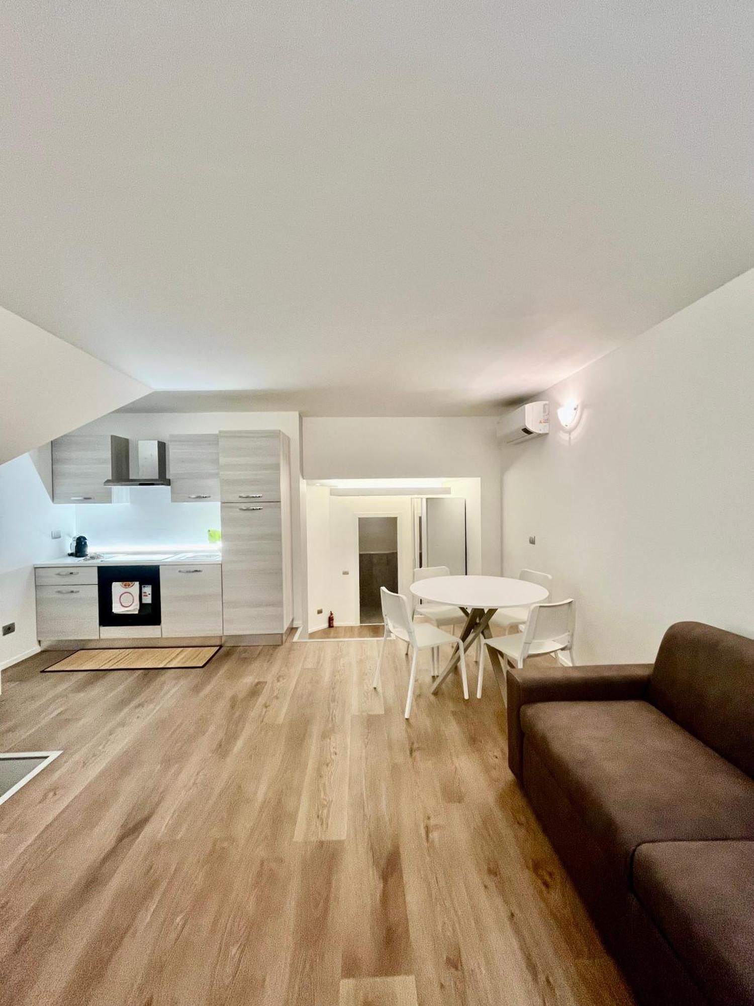 Central Side Apartment มิลาน ภายนอก รูปภาพ
