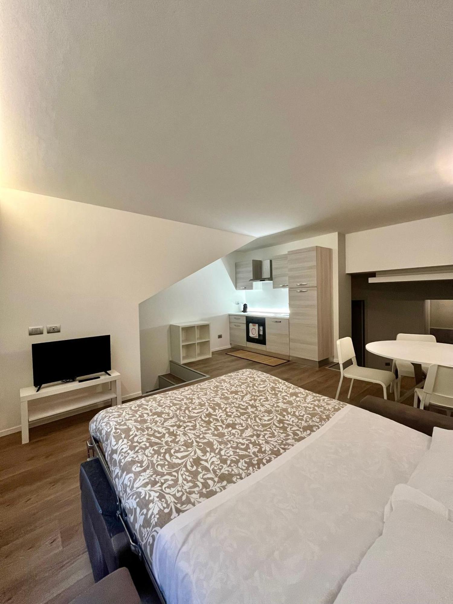 Central Side Apartment มิลาน ภายนอก รูปภาพ
